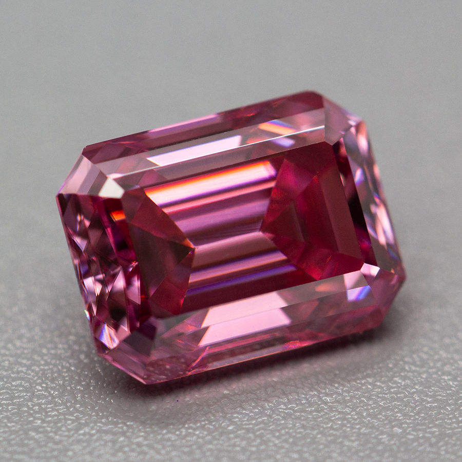 Miniaturbild: Pink Color Emerald Cut Moissanite Stone with Certificate VVS1 Moissanite Lab