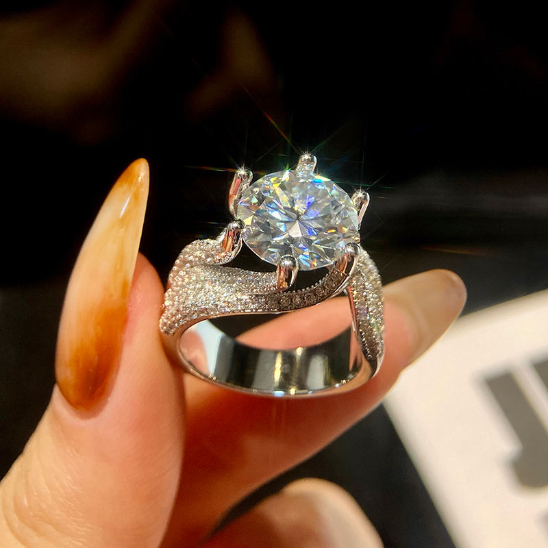 الصورة المصغرة: Luxury 5CT Sparkling Big Moissanite Diamond Rings for Women 925 Silver Rings