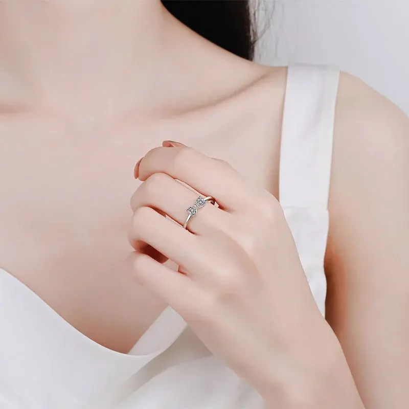 Thumbnail: Luxury Real 0.6CT Heart Cut Moissanite Ring for Women S925 Silver Plated PT950 D