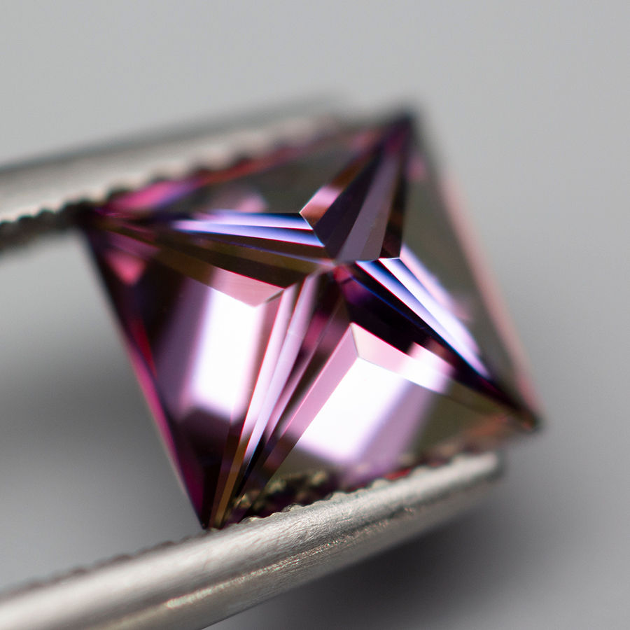 Miniaturbild: Royal Purple Moissanite Stones Princess Shape VVS1 1.0-5.0ct Moissanite