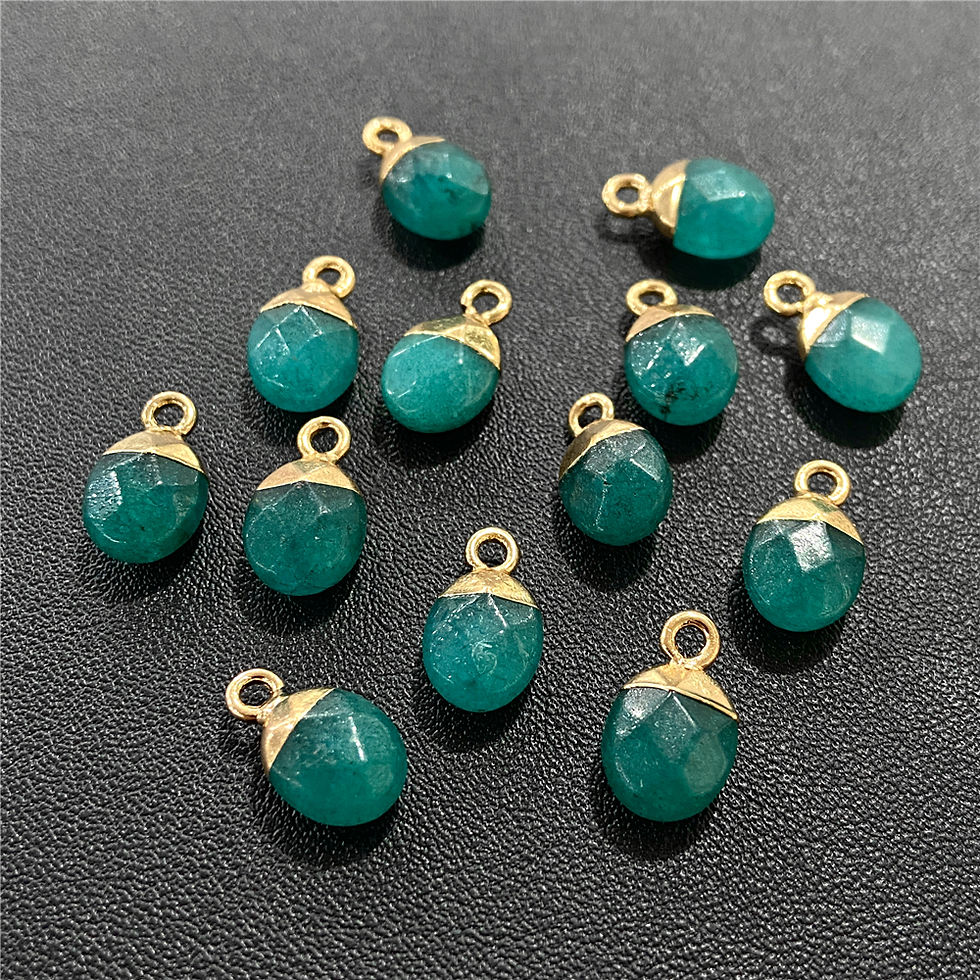 Miniaturbild: 5pcs 6x10mm Faceted Oval Stone Pendants – Chalcedony Quartz Howlite DIY