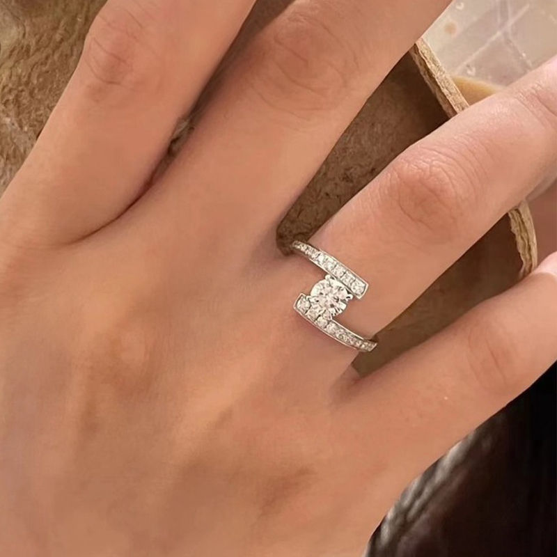 New In GRA Certified D Color 0.5CT 5mm Moissanite Diamond Rings For Women Party