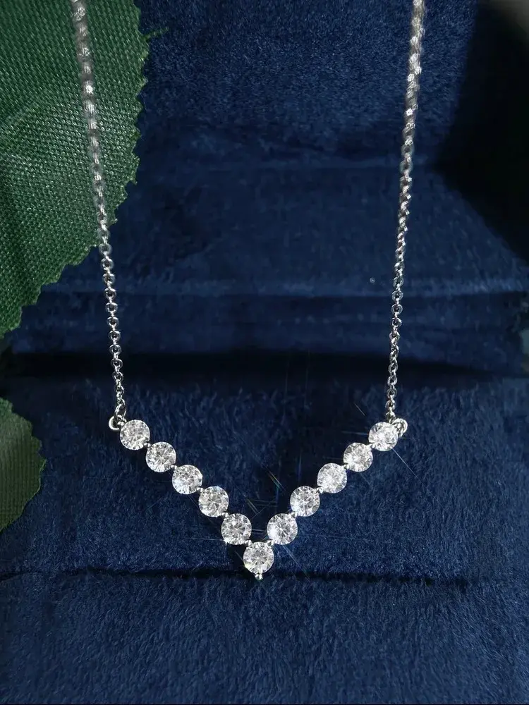 925 Sterling Silver Simple Classic Gorgeous V-shaped Zircon Necklace For Women
