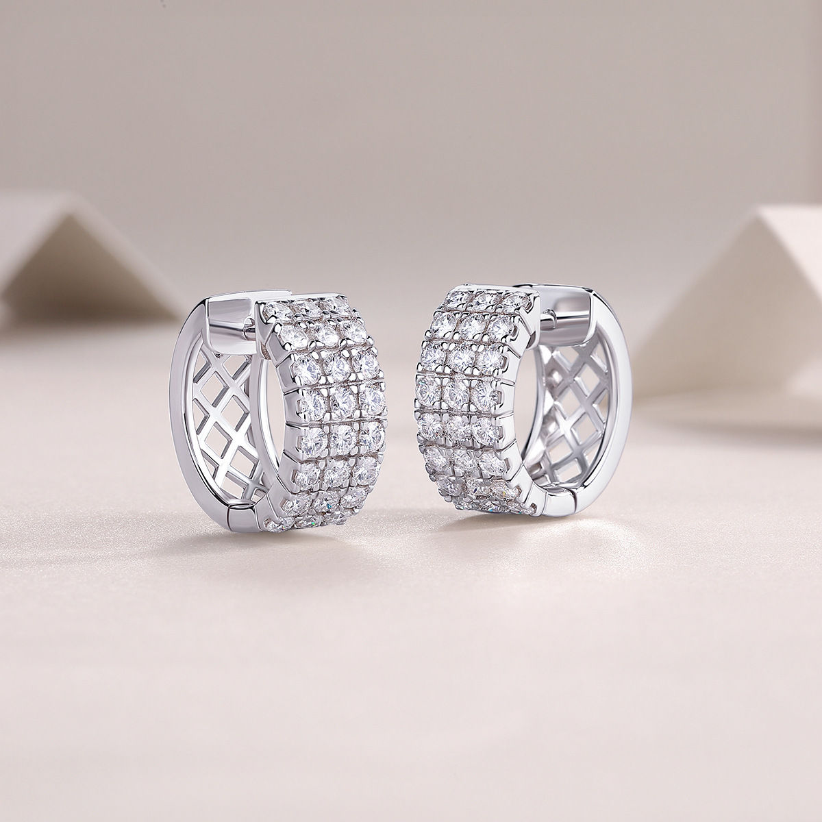 Full 2mm 0.03CT D Color Moissanite Hoop Earrings For Women S925 Silver Pass Dia