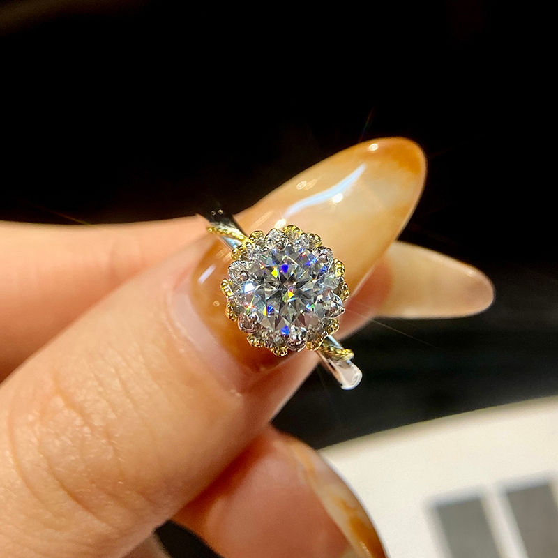 Thumbnail: Luxury 1CT Moissanite Diamond with GRA Certificate Wedding Rings for Women