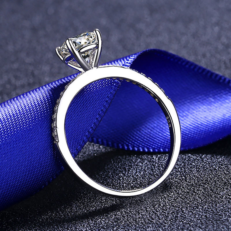 الصورة المصغرة: Moissanite Wedding Band Classic 4 Prong Wedding Rings for Women Sterling Silver 