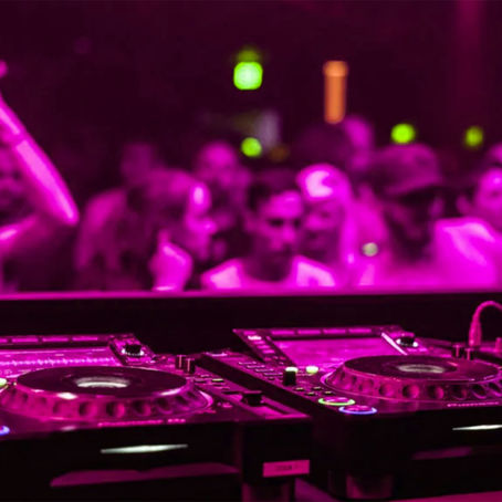 The DJ Booth story (trampler perspective)