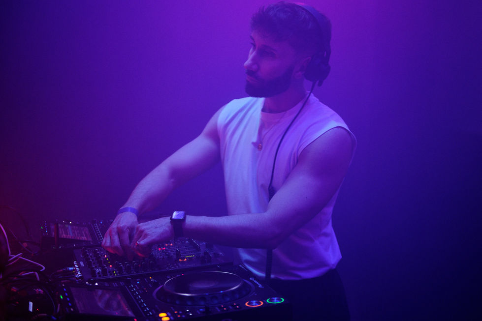Futile - Luc Bertrand - 57.jpg
