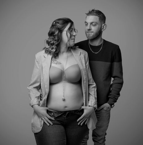 photo de grossesse studio Bain de Bretagne