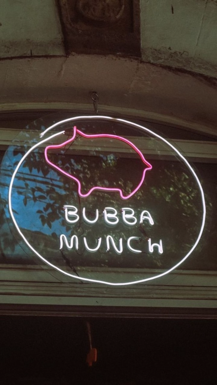 photo of the logo of Bubba Munch, a food spot in Mexico City