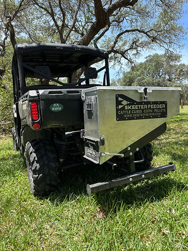 SKEETER FEEDER