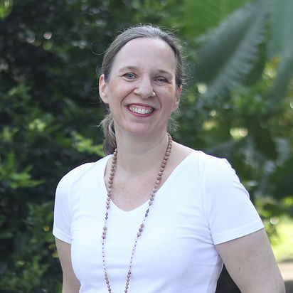 Stephanie Schueller