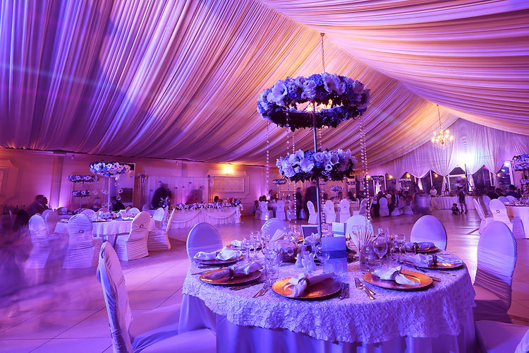 Wedding flowers decoration in the restaurant .jpg