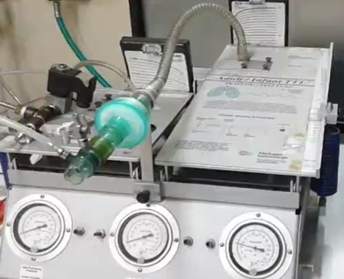 Protótipo em teste do ventilador mecânico. UFRJ Nautilus