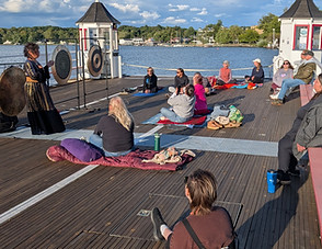 Suzy Woo Sound Healing on Bemus Stow Ferry