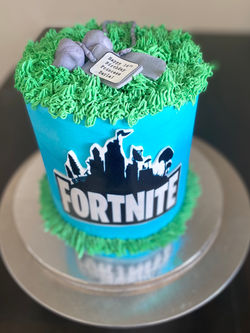 6" Custom Fortnite Cake