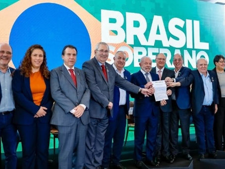 CUT e demais centrais entregam propostas a Lula para enfrentar tarifaço de Trump
