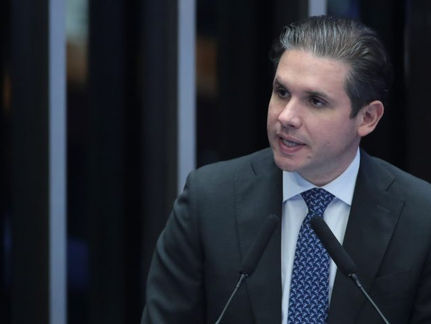 Motta quer votar fim da escala de trabalho 6x1 em maio no Plenário 