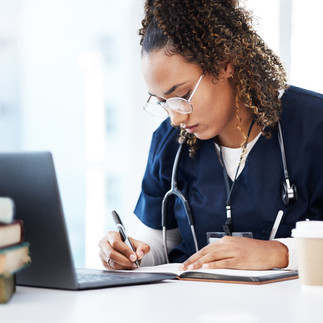 Pas de diplôme, pas de certification, doula métier non reconnu