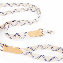 white handle rope leash