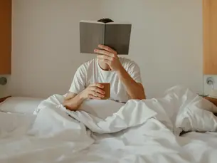 7 Morning Habits for Busy Professionals (No 5 AM Wake-Up Needed)