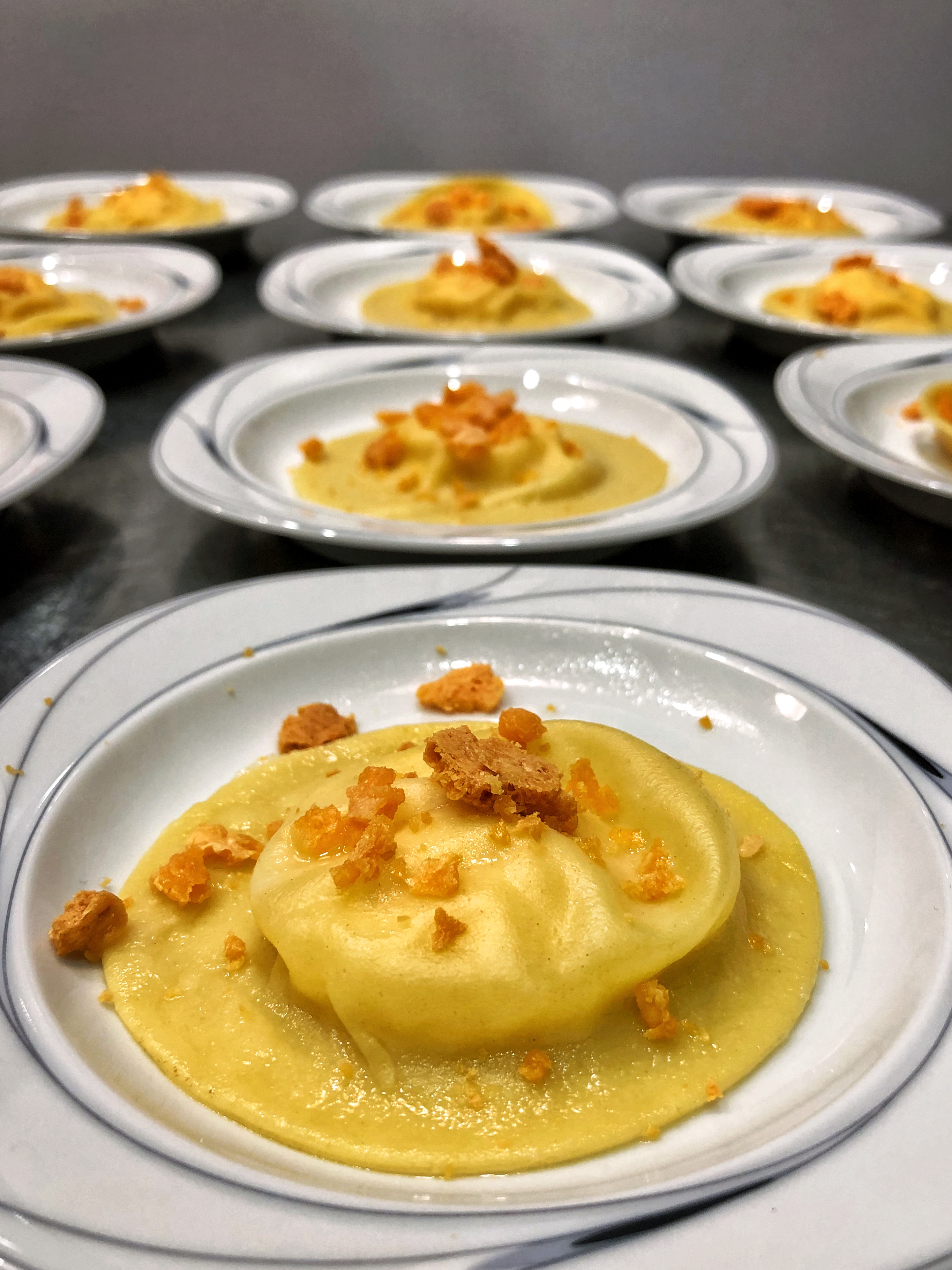 mac and cheese raviolo