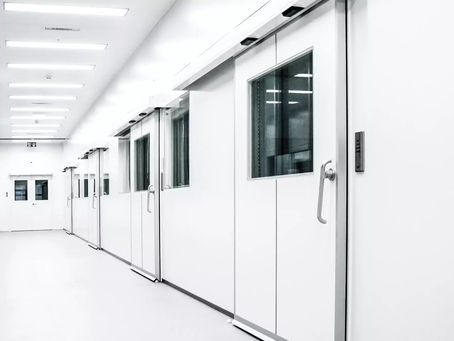 Особенности конструкции дверей для чистых помещений