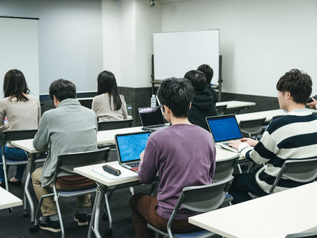 〇〇大学で講演会を行いました。