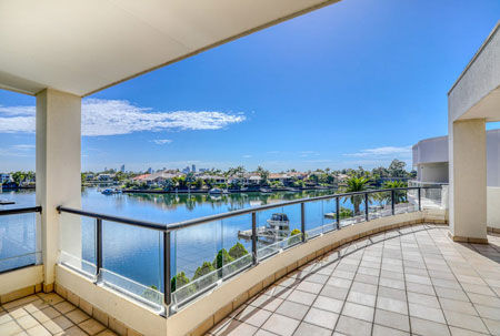 17 Karabella Court, Mermaid Waters QLD 4218