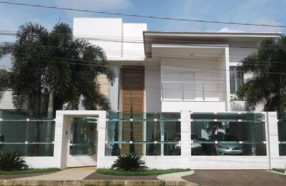 Vendo excelente sobrado em quadra nobre 303 Sul, Palmas TO.