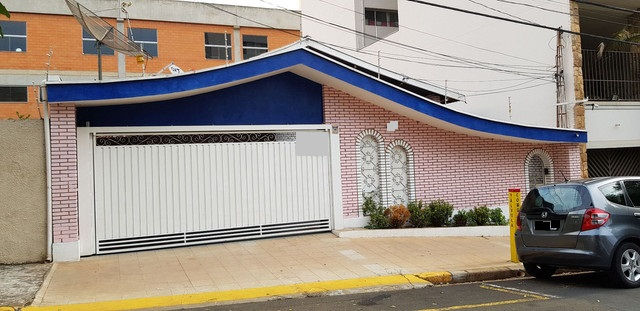 Vende-se ou Aluga casa no Centro de Piracicaba com 3 dorms. suite
