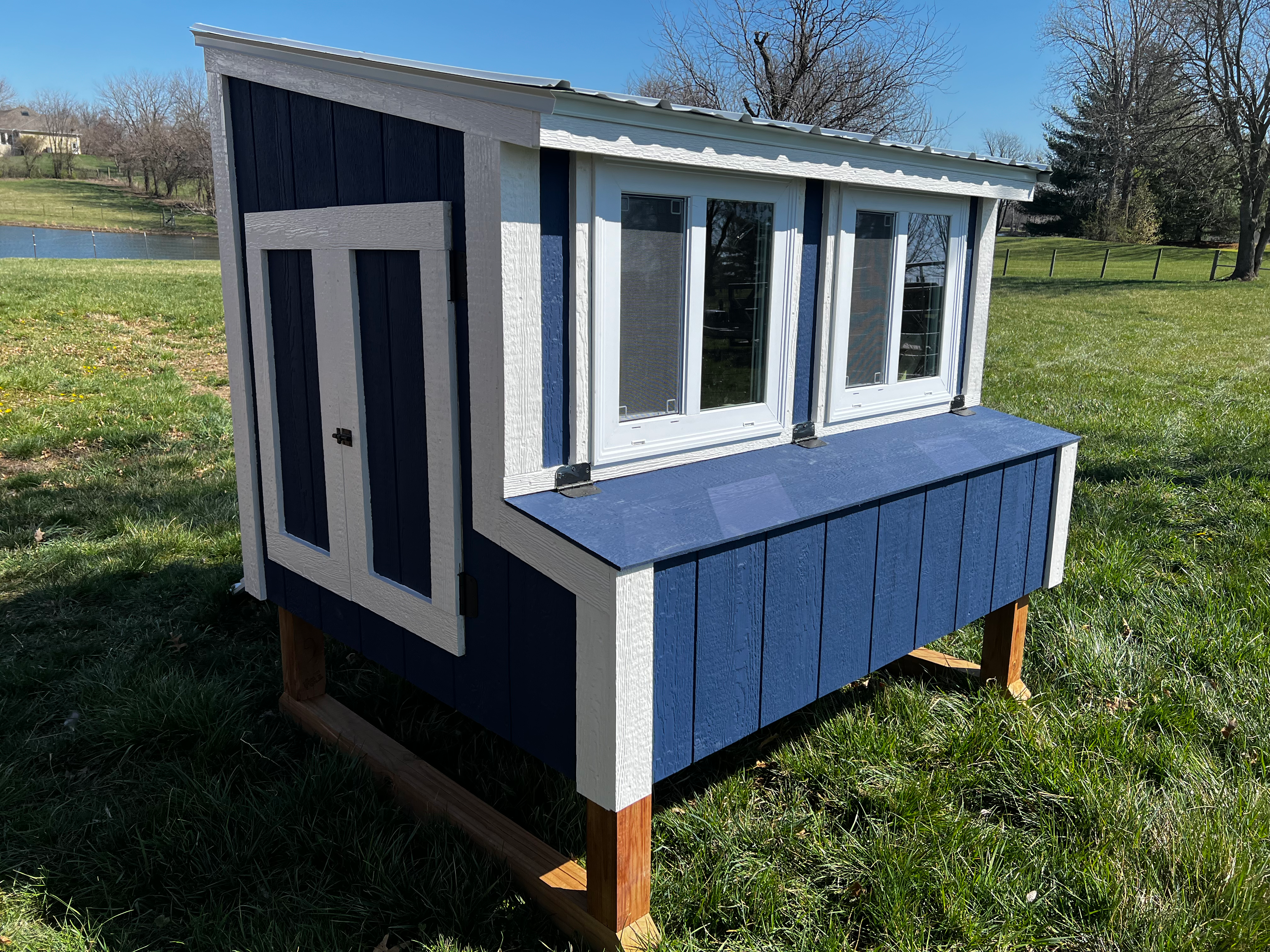 5'x6' Barnyard Bungalow Chicken Coop - Optional Run