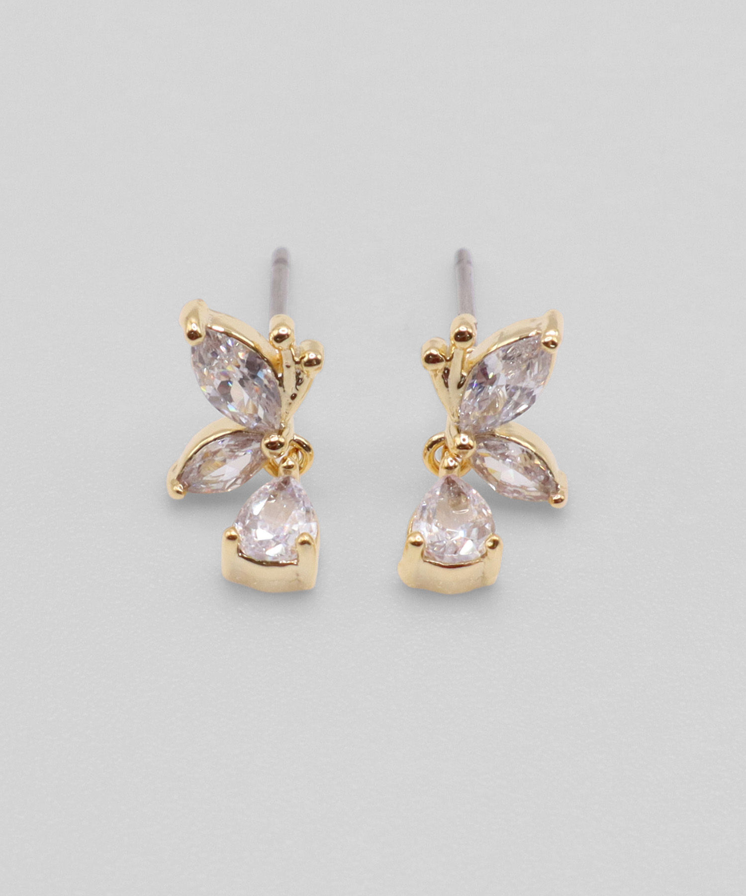 バタフライ スタッドピアス