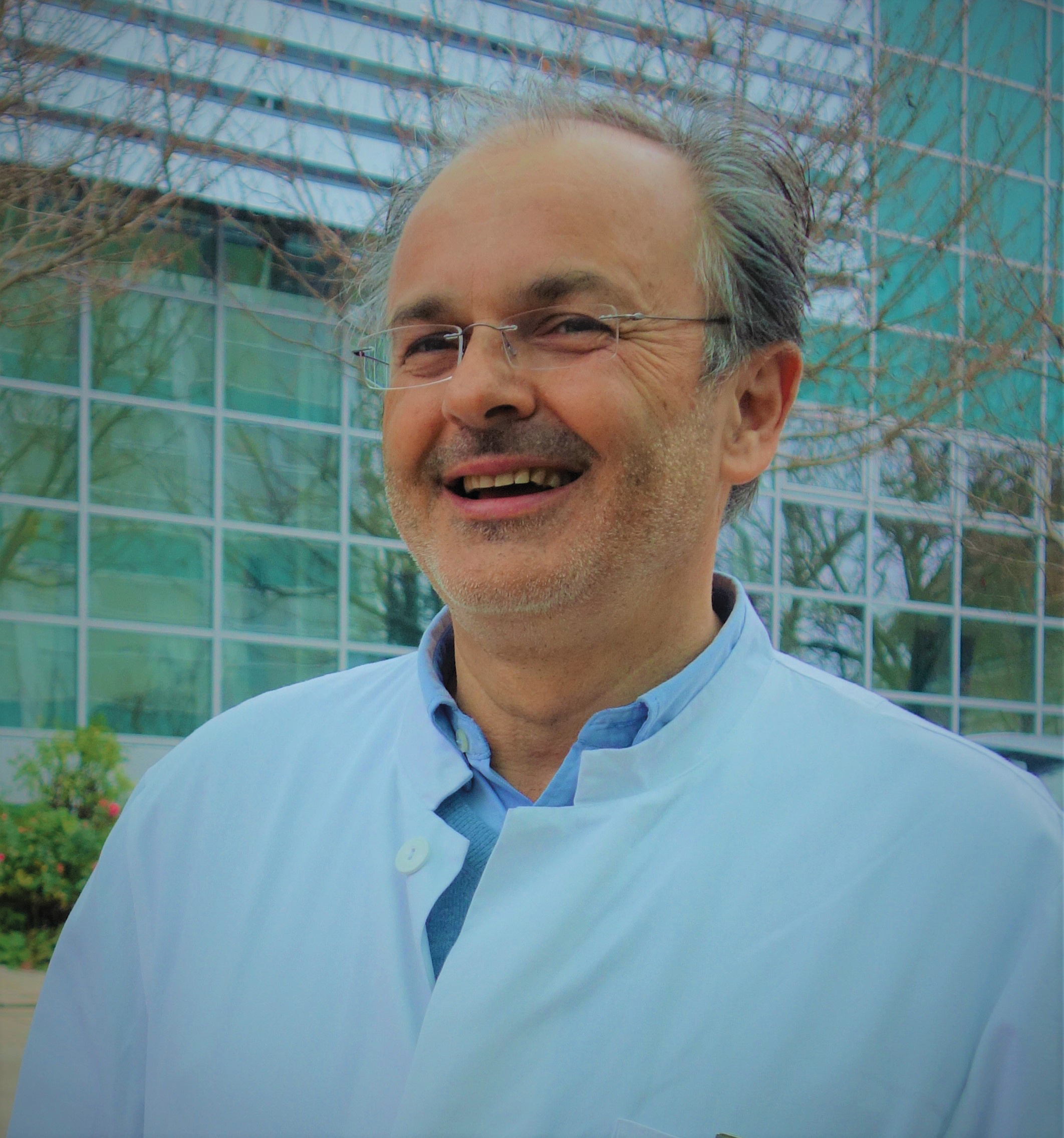 Dr Bagatzounis