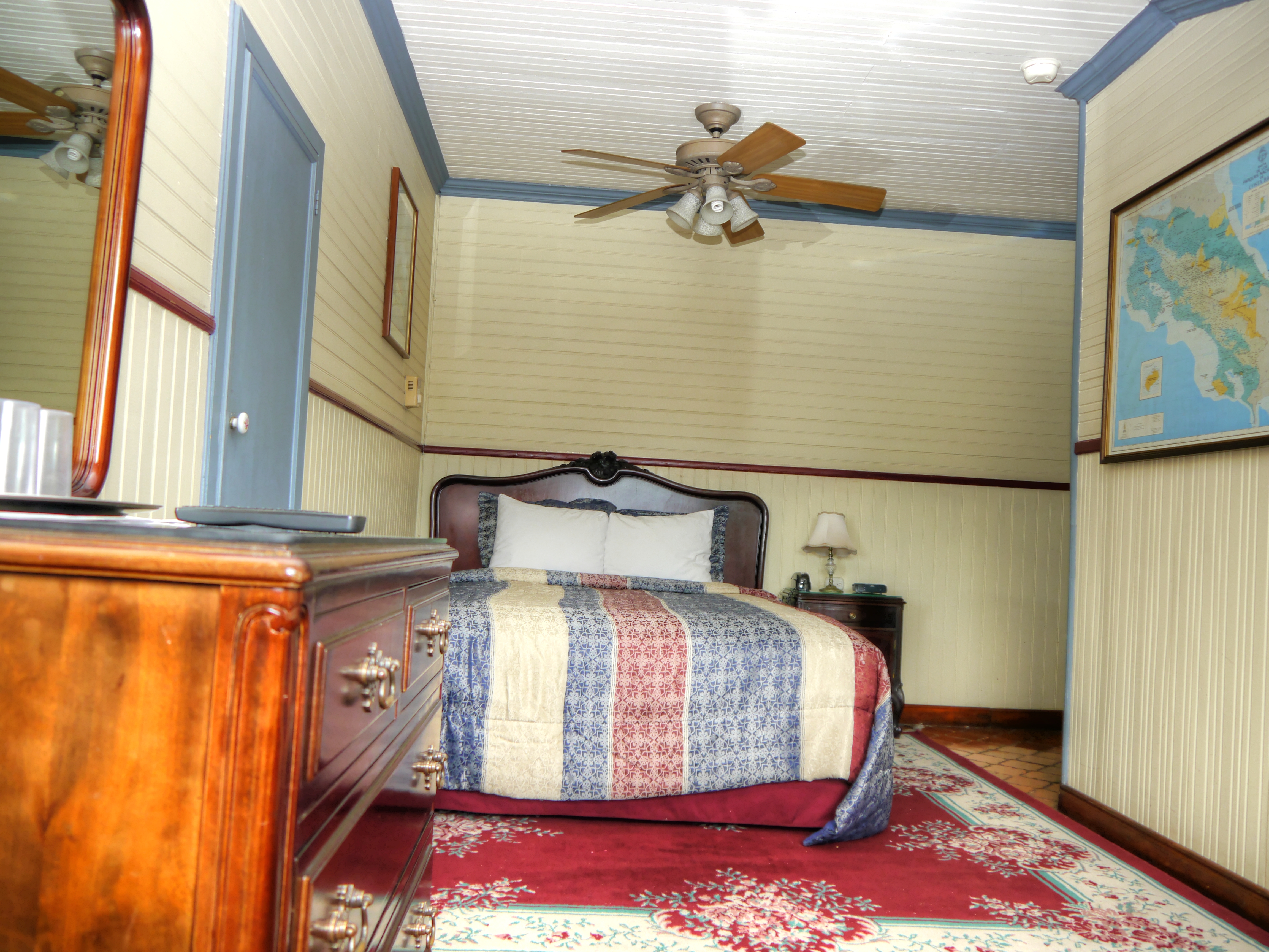 Economy Room