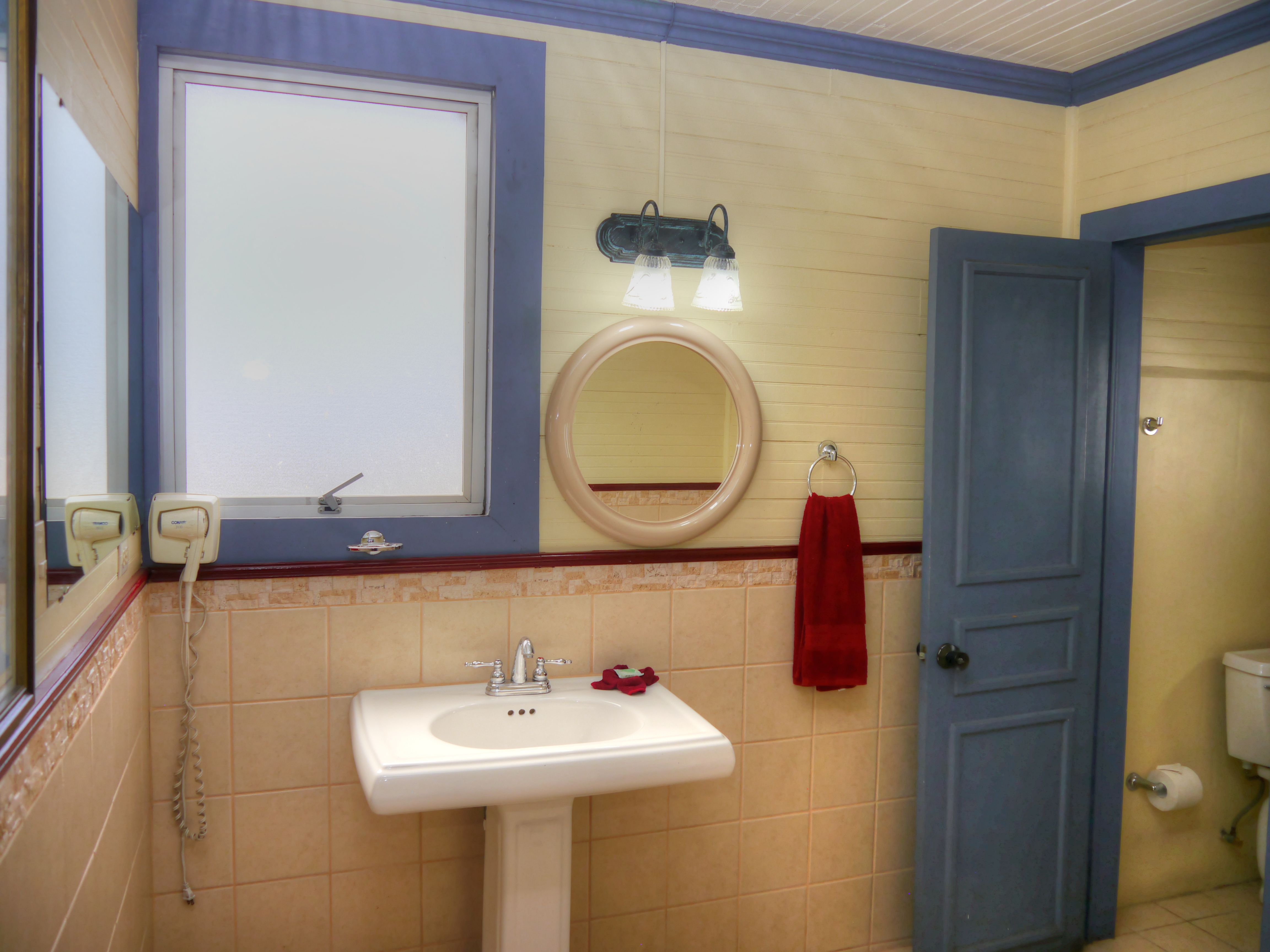 Economy Room