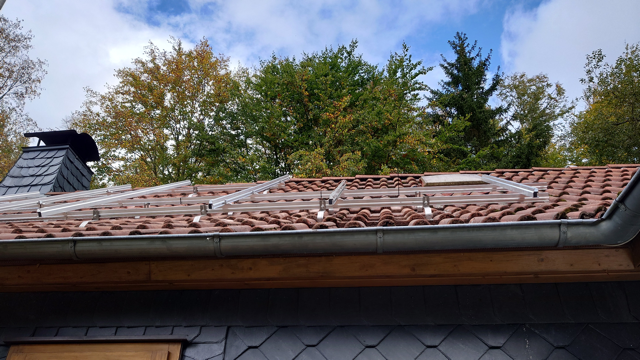 DRK Gießübel Bergwacht Dachhalterung von Solaranlage von Sunvitec GmbH Thüringen