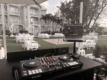 Corporate event

Corporate event DJ setup with lighting in Grand Cayman