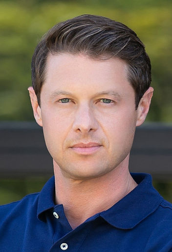 Gid headshot FINAL close up.jpg