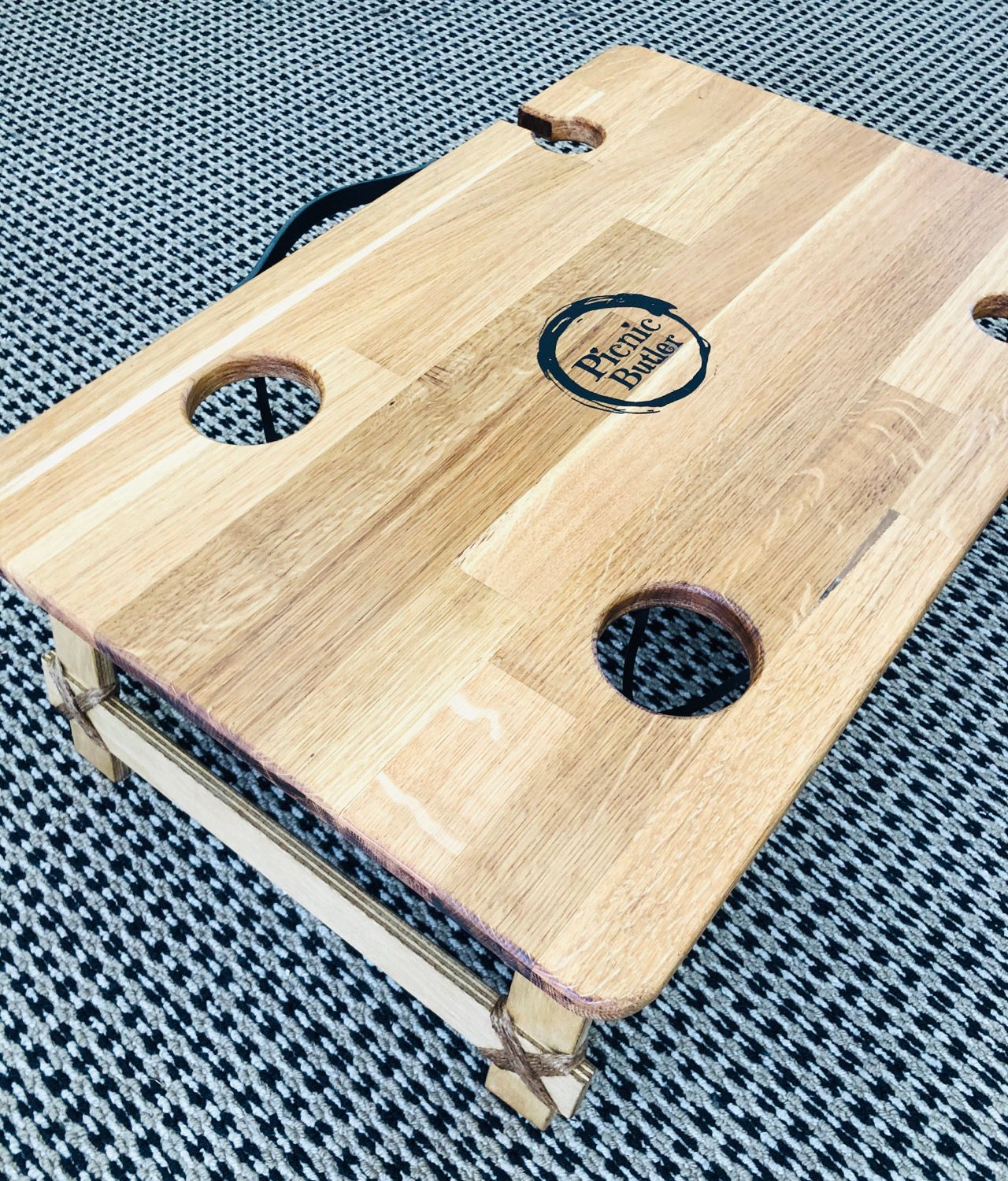 Oak "Banquet" 2-Wineglass 2-Beer Table