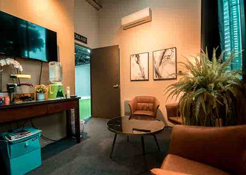 Studio-06_LR_1.jpg
