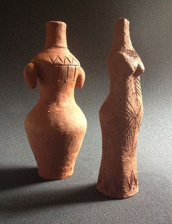 Őskori figurák