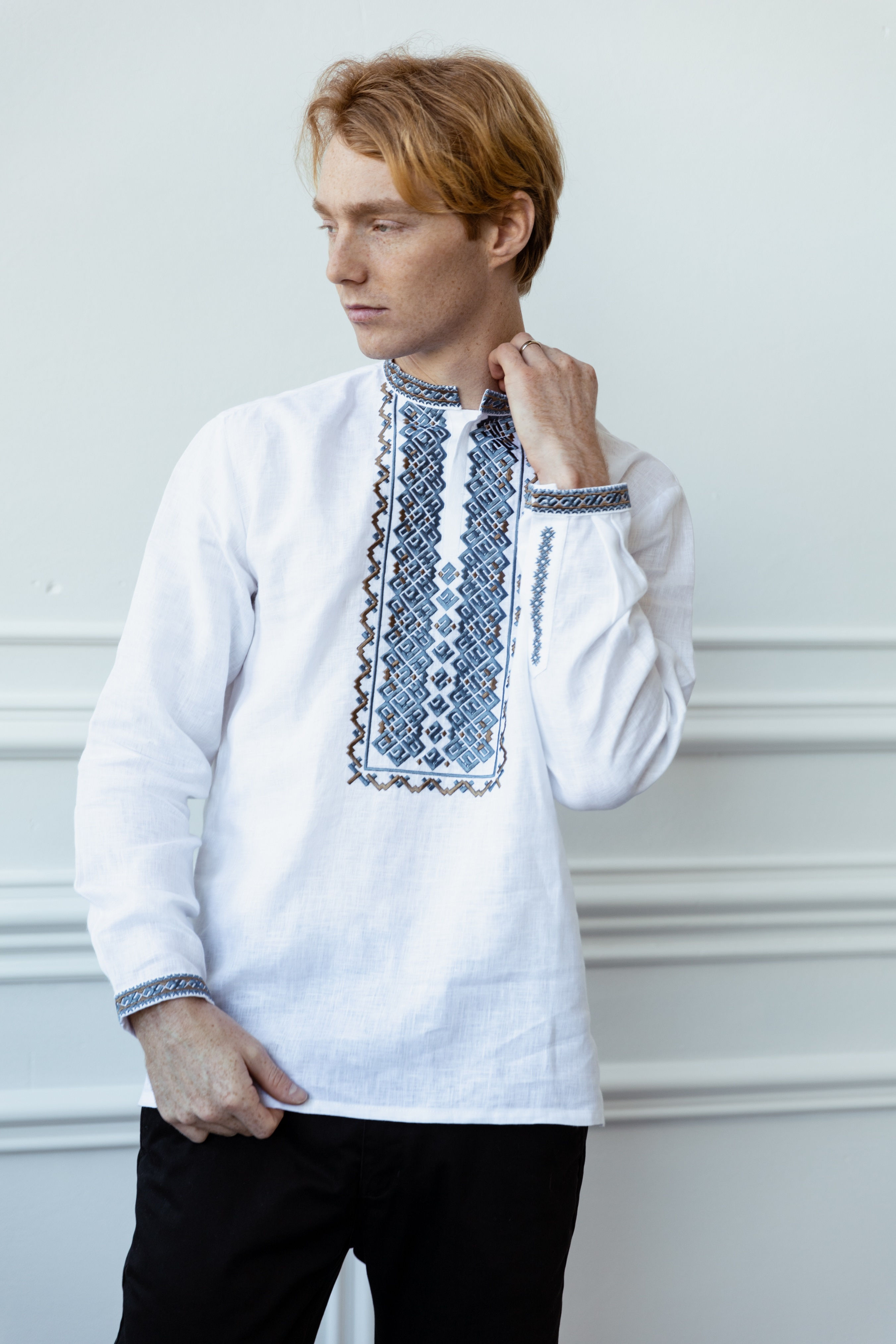 Вишиванка сорочка чоловіча вигляд збоку