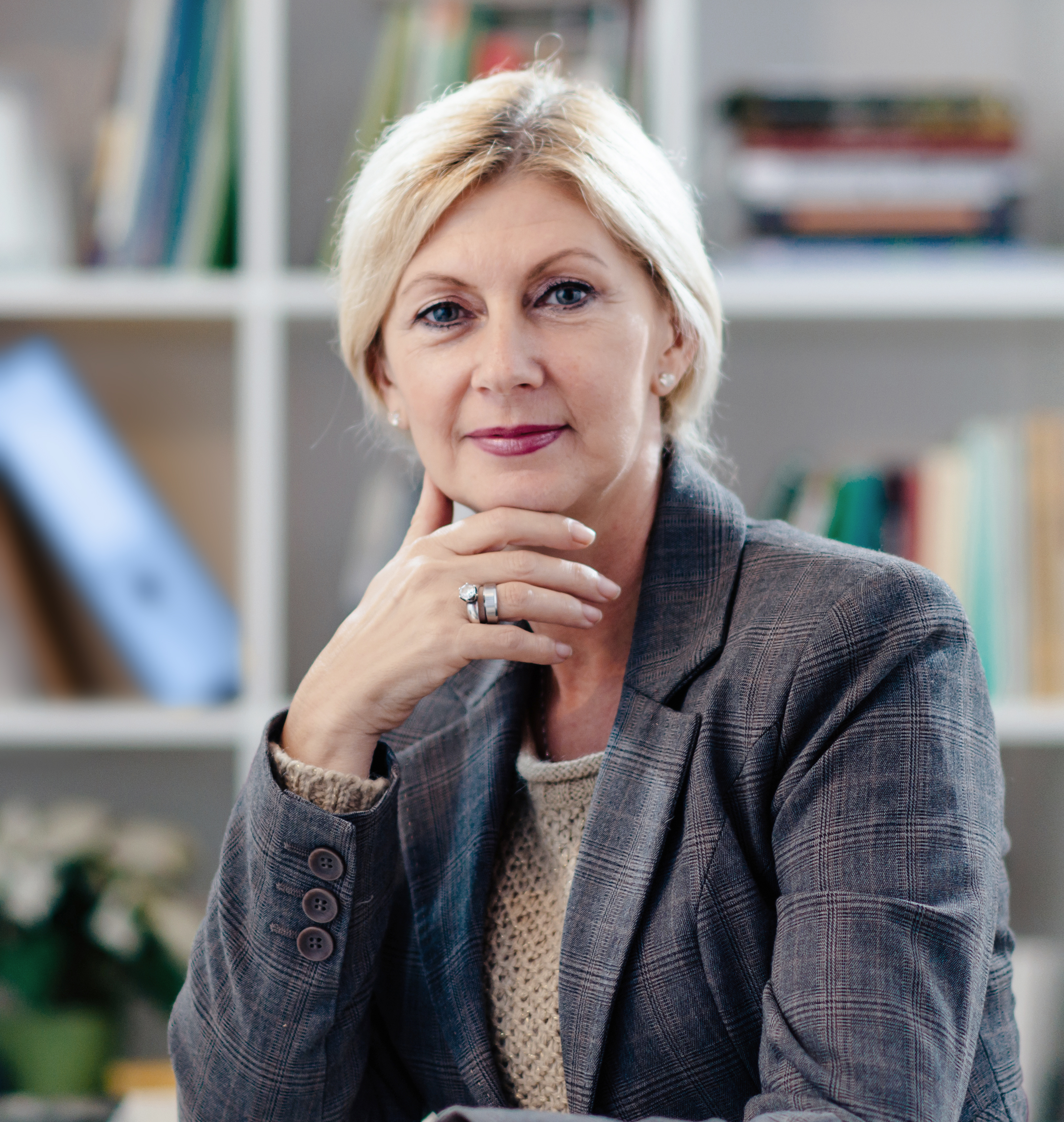 Femme d'affaires au bureau