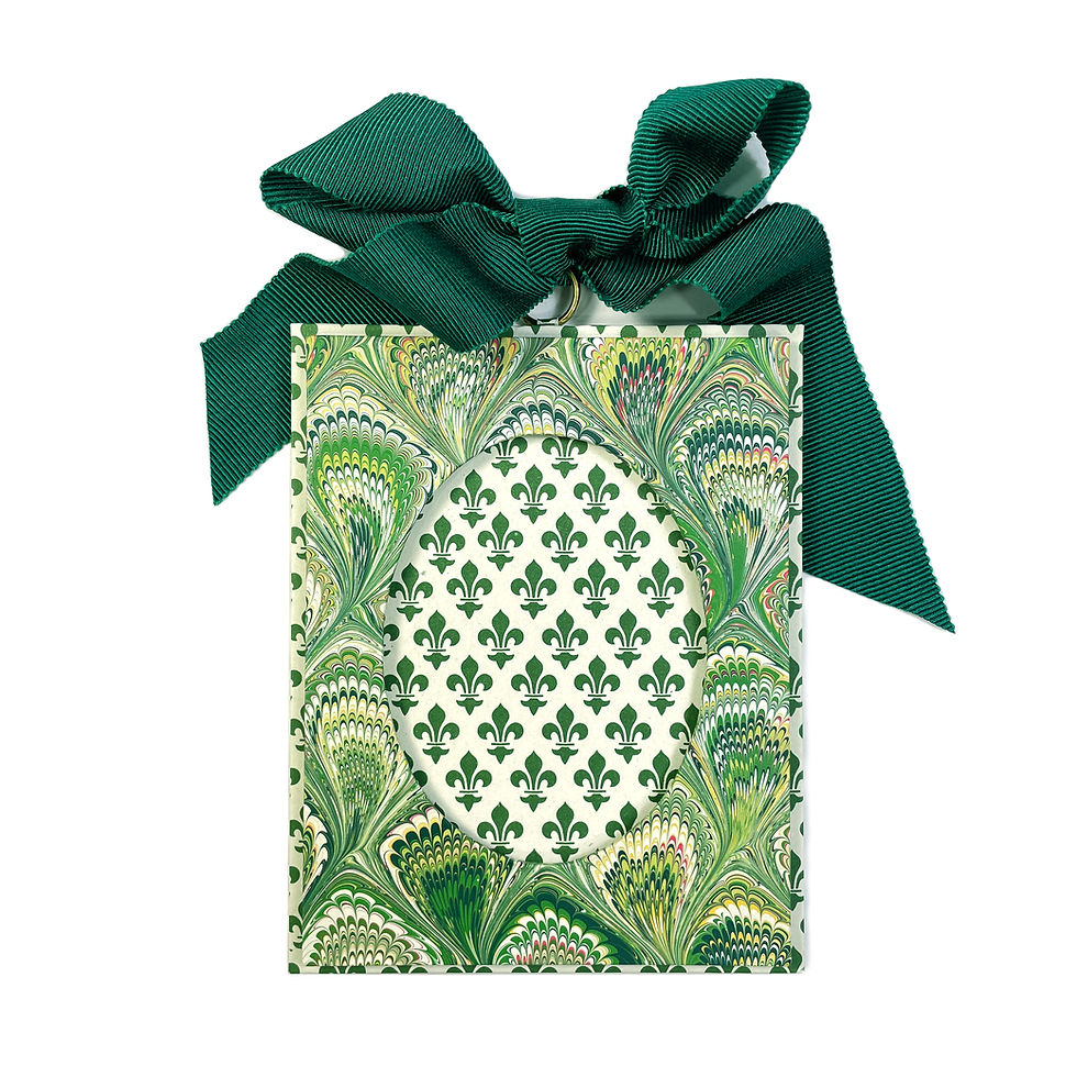 Wallet Size Hanging Picture Frame Parvum Opus