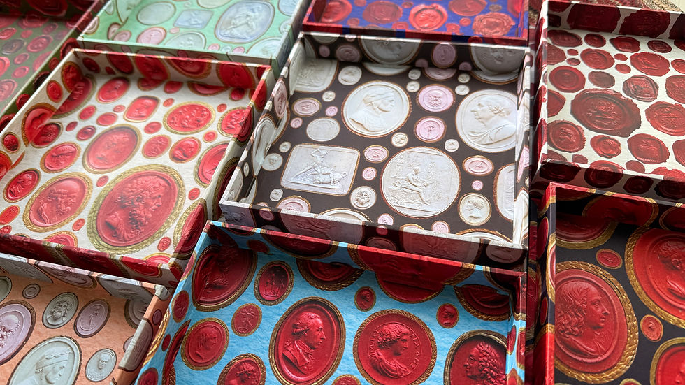 Thumbnail: Handmade trays in our Parvum Opus CARTA original papers
