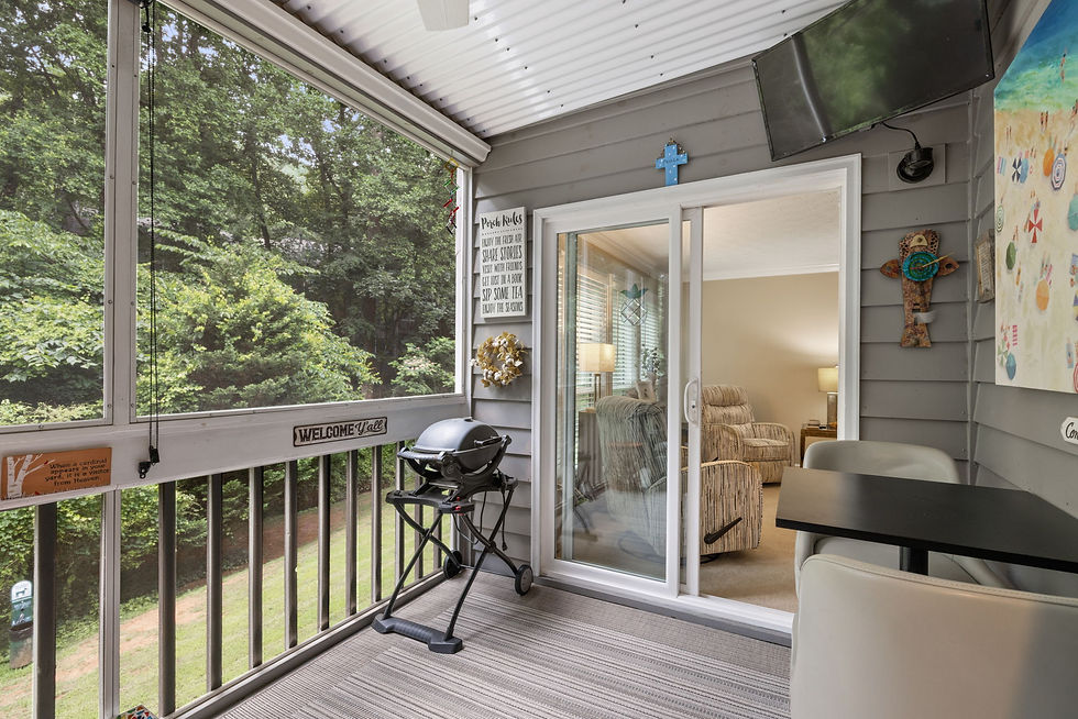 The enclosed deck of 525 Warm Springs Cir Roswell, GA 30075.