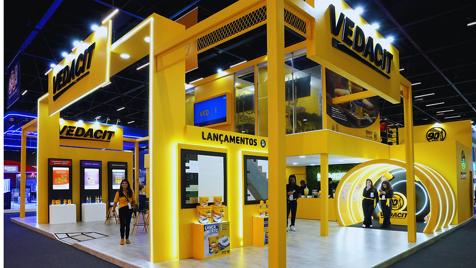 Área de exposição de produtos no estande Vedacit na Feicon, montagem MODU