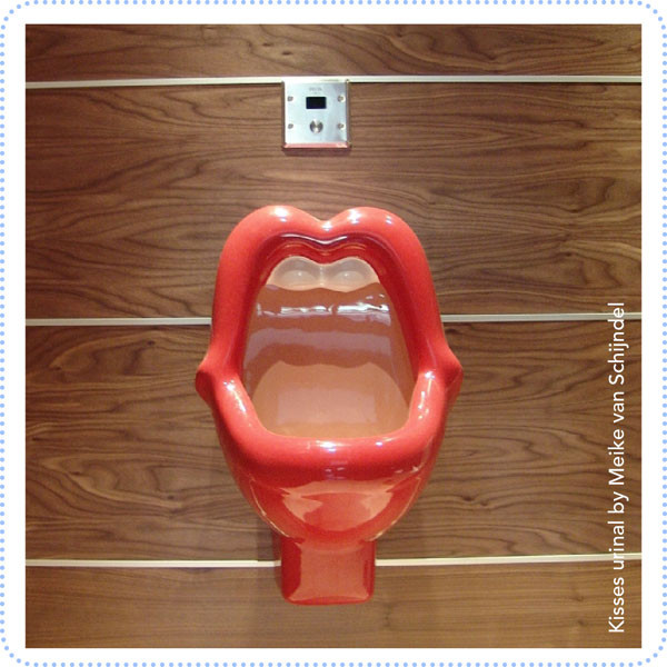 Thumbnail: Kisses urinal back-inlet