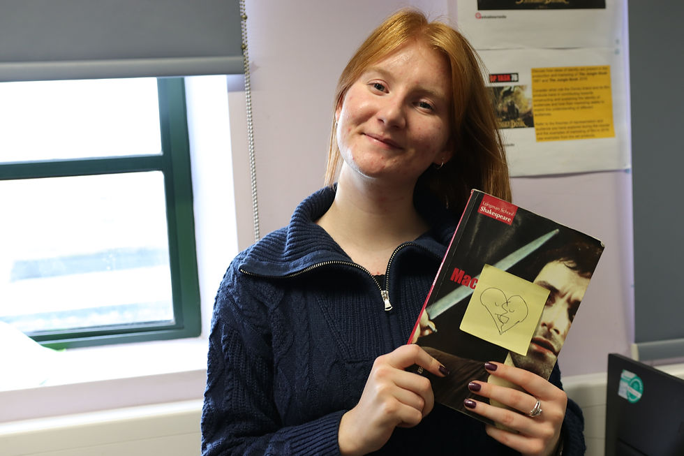 @iZabella19 reads her favourite play Macbeth!